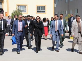 The university president receives the American consulate delegation
